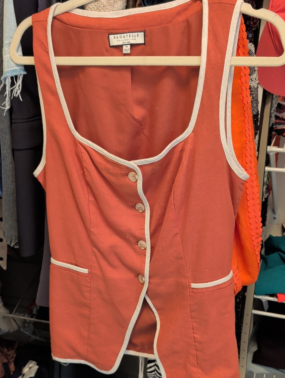 Bagatelle Coral Tank with White Piping and Buttons